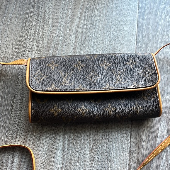 AUTH Louis Vuitton Twin GORGEOUS 🌺EXCELLENT COND - Picture 9 of 11